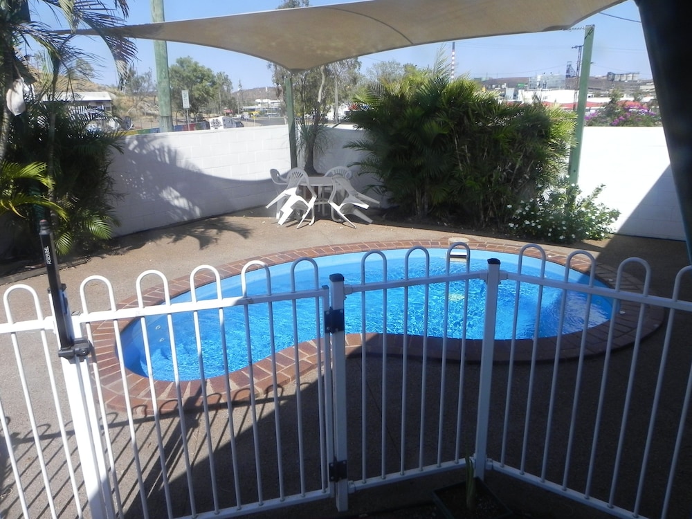 CENTRAL POINT MOTEL 24/61