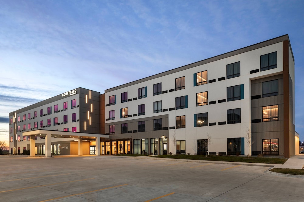 Courtyard by Marriott Bettendorf 1/20