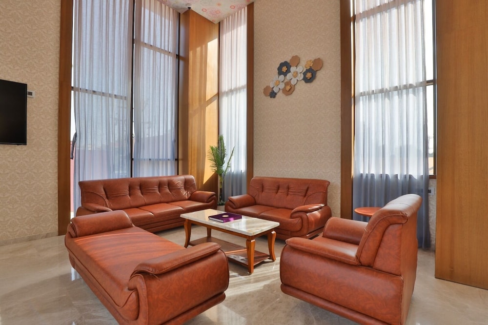 Hotel Empyrean 33/49