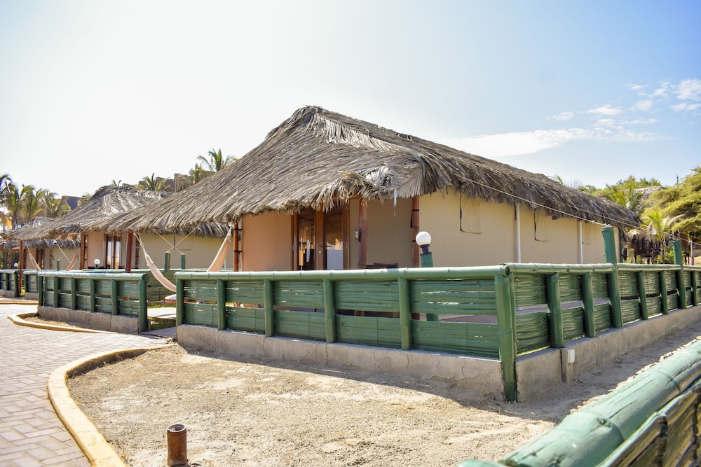 Vichayito Bungalows And Carpas 2/45