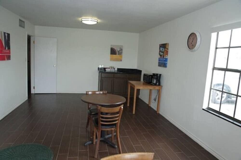 Motel 6 Giddings Tx 9/39