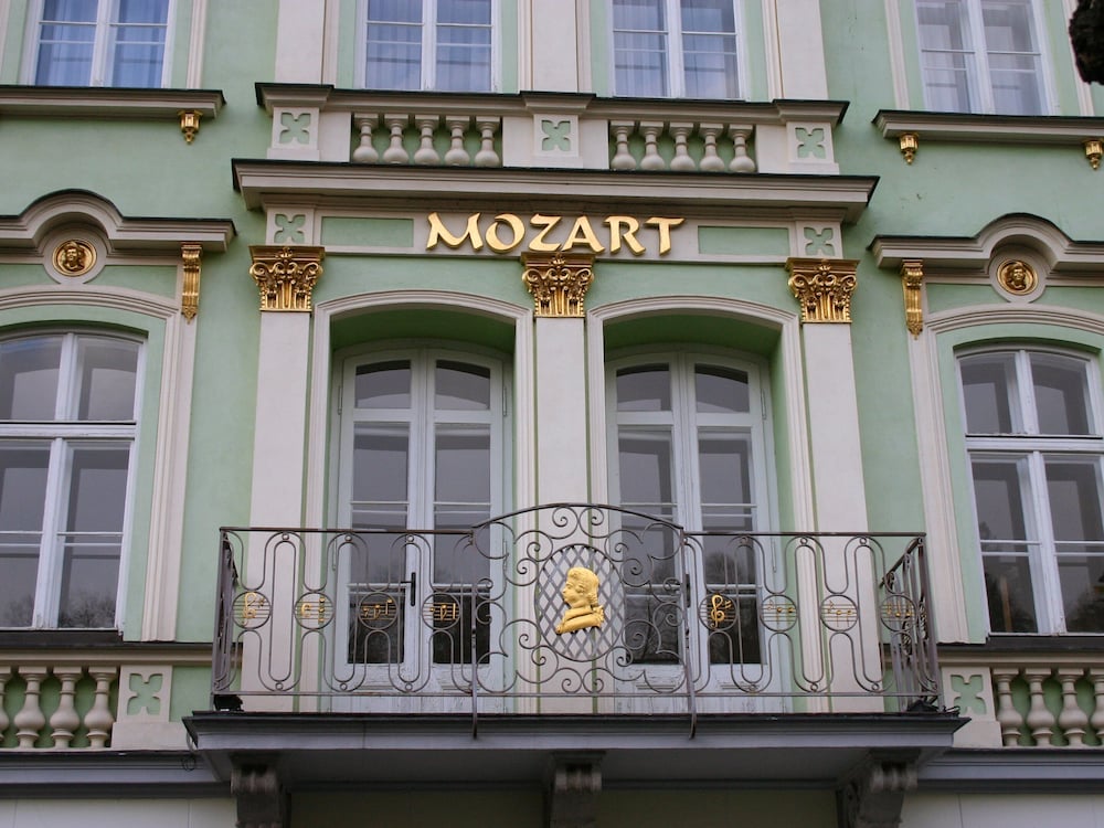 Ea Mozart Hotel 1/18