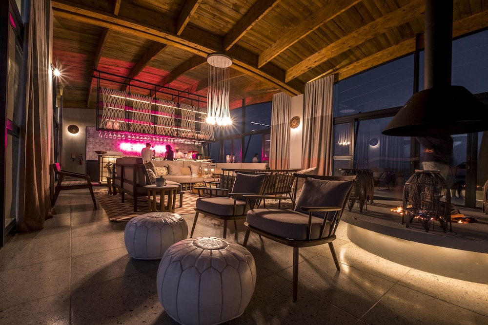 The Desert Grace, Gondwana Collection Namibia (PTY 34/58