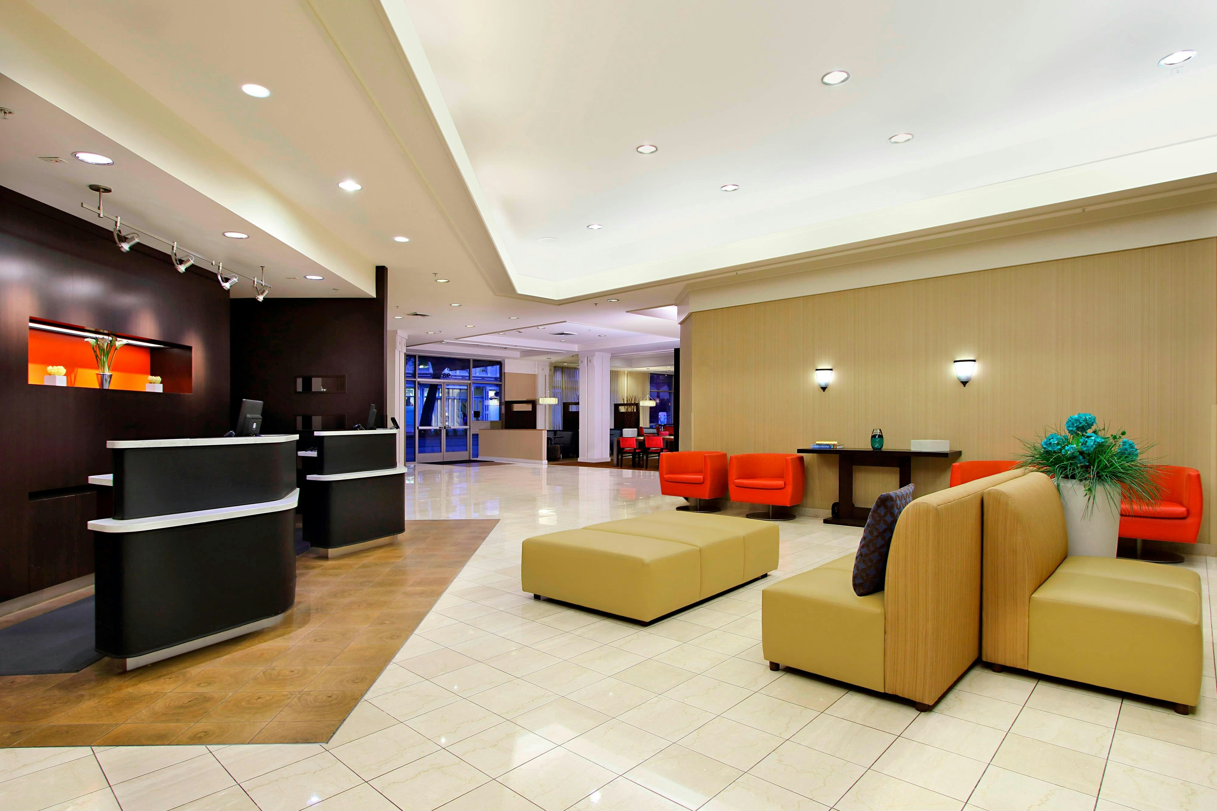 Lobby at COURTYARD OAKLAND DOWNTOWN, OAKLAND - CA