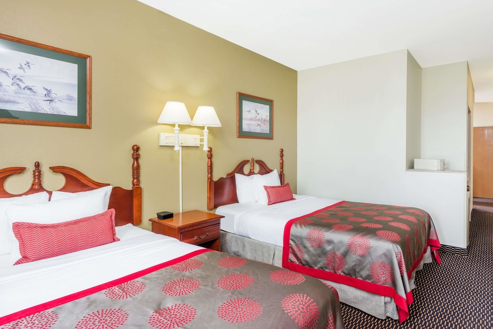 Ramada By Wyndham Columbia 31/51