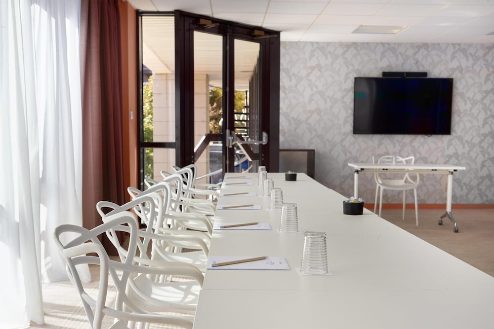 KYRIAD PRESTIGE CLERMONT FERRAND 65/76