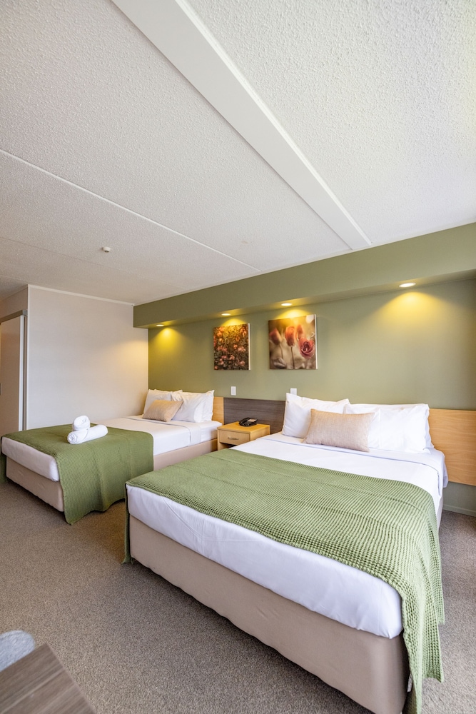 Superior, Twin Beds, Queen Bed, Rose Park Hotel Auckland 5/7
