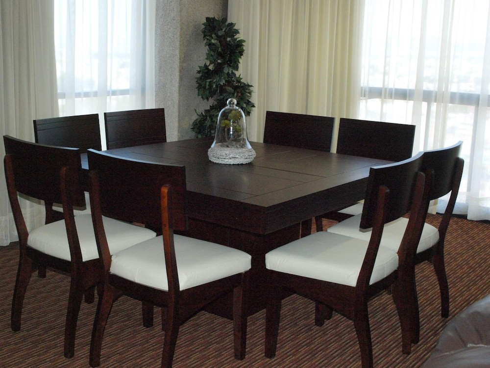 Hotel Real Plaza 58/69