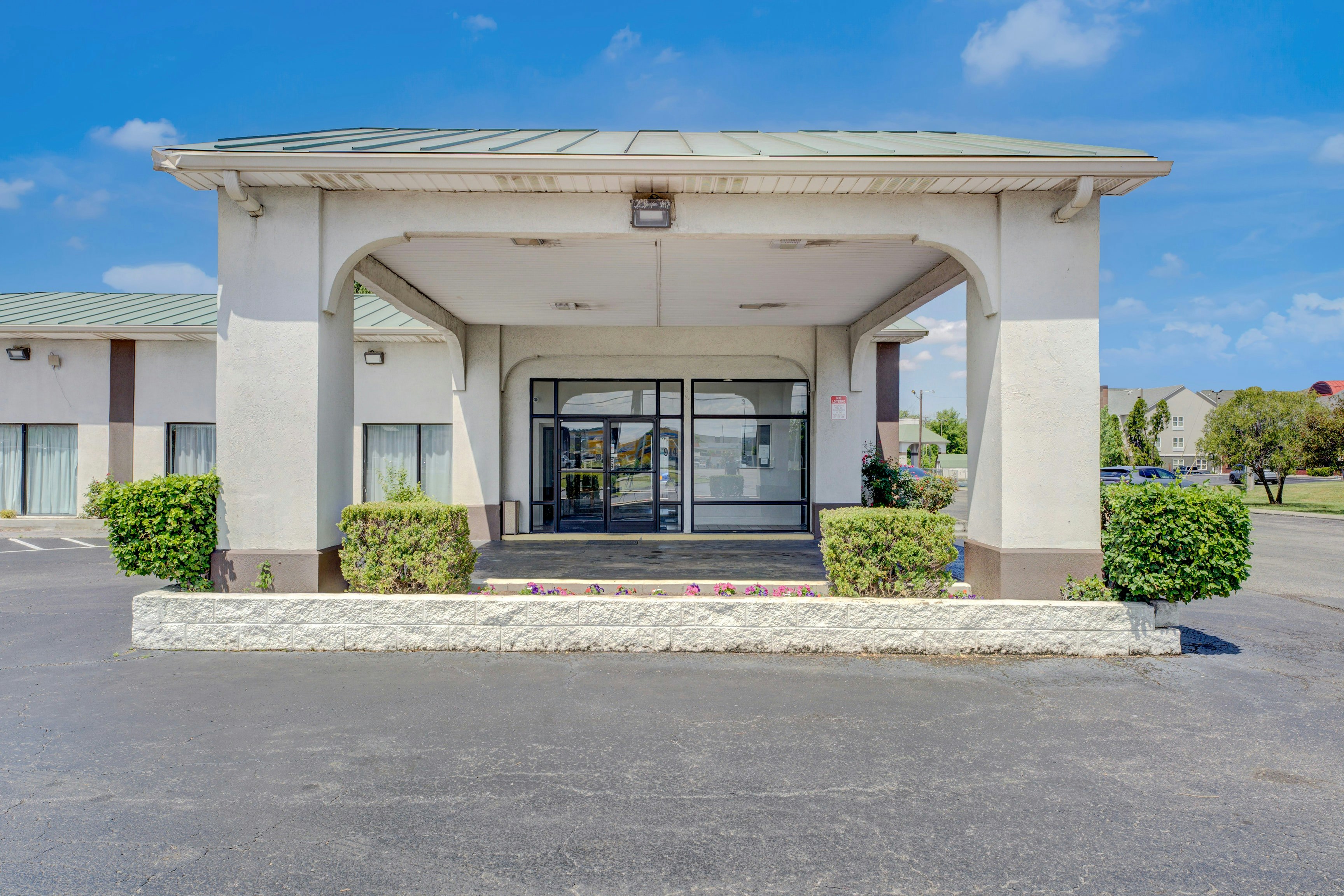 Travel Inn Lebanon Nashville Near I-40 10/61