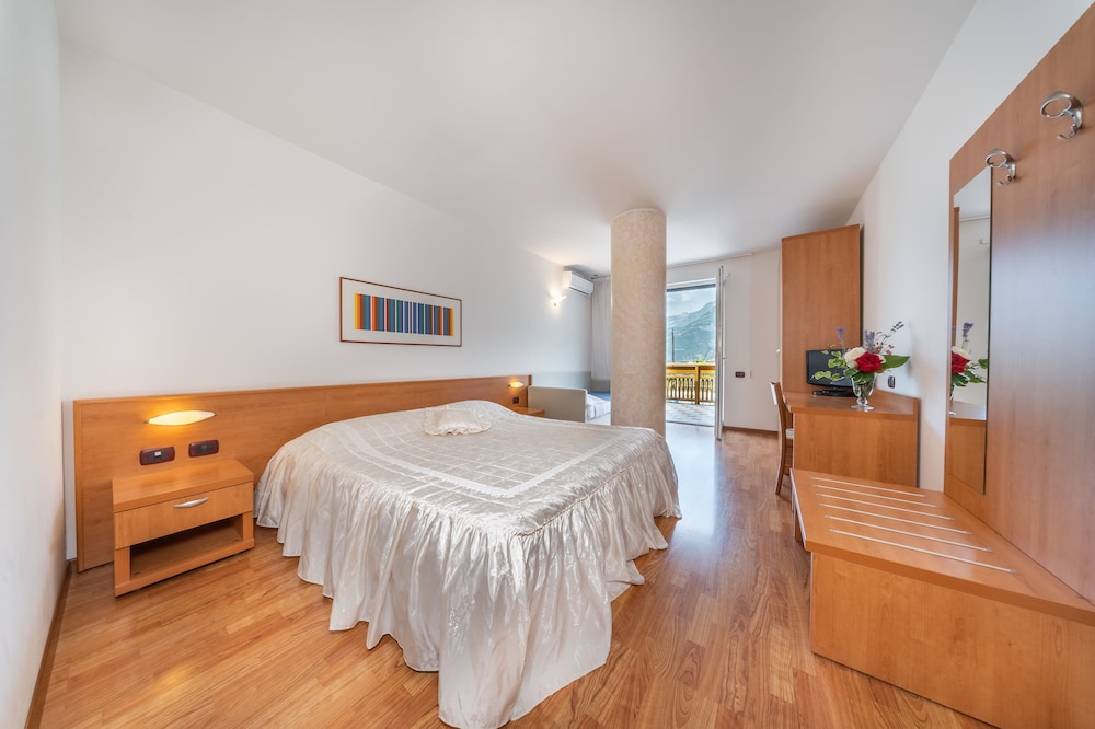Hotel Karinhall 28/64