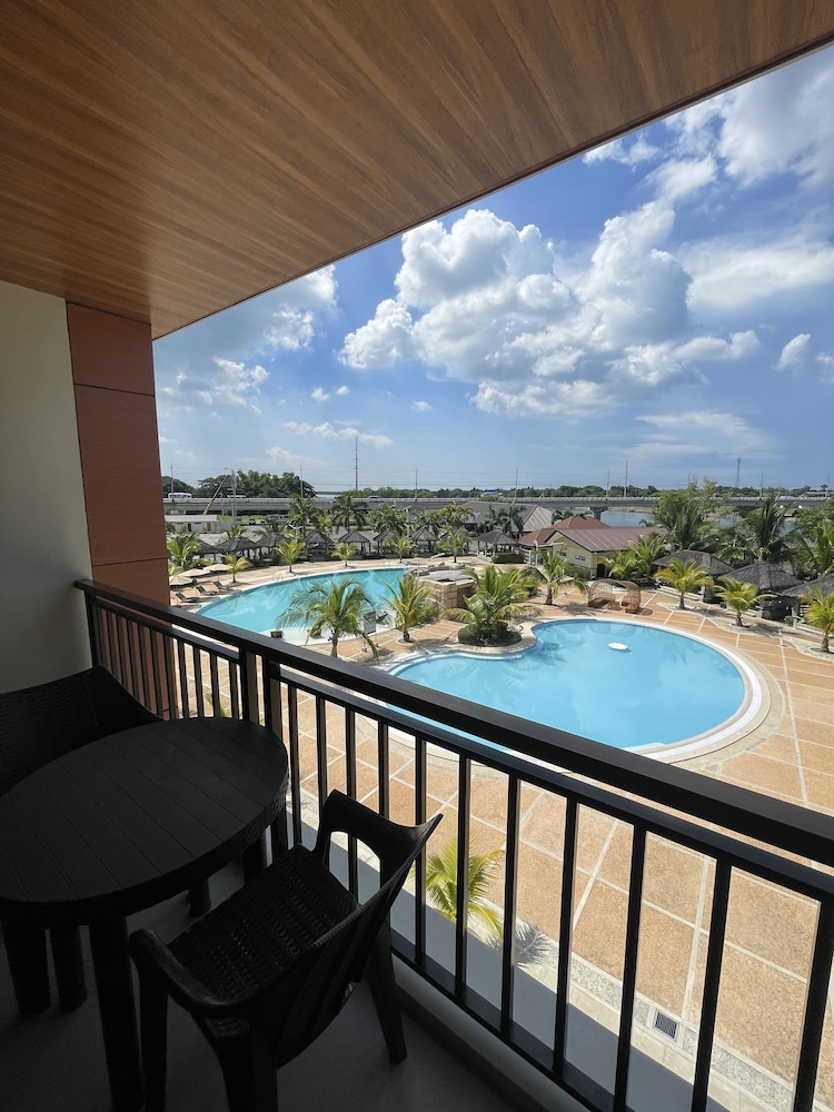 River Palm Hotel and Resort 10/15