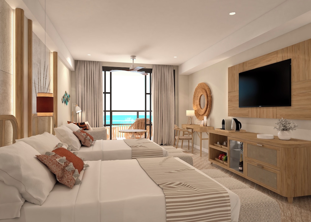 Preferred Club, Junior Suite, 2 Double Beds, Ocean Front, Dreams Playa Esmeralda Resort & Spa 7/9