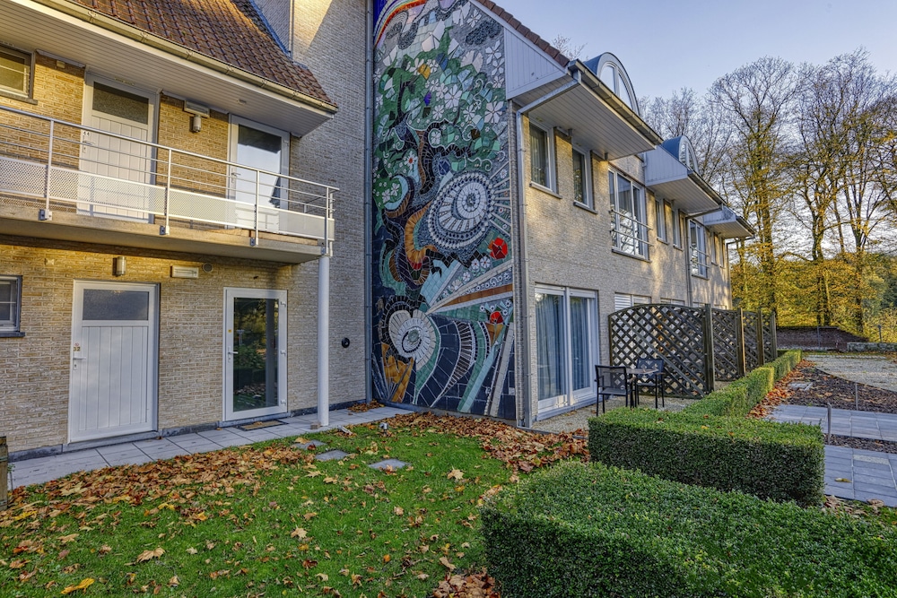 RELAIS DU SILENCE AUBERGE DU VIEUX CEDRE 27/31