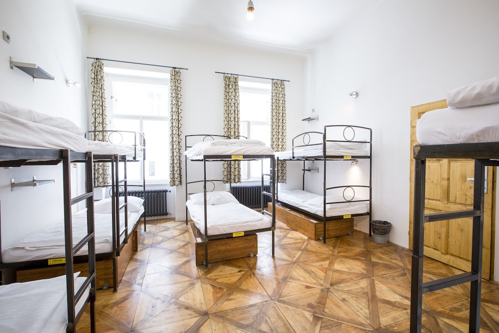 Sophie Apos S Hostel 52/71