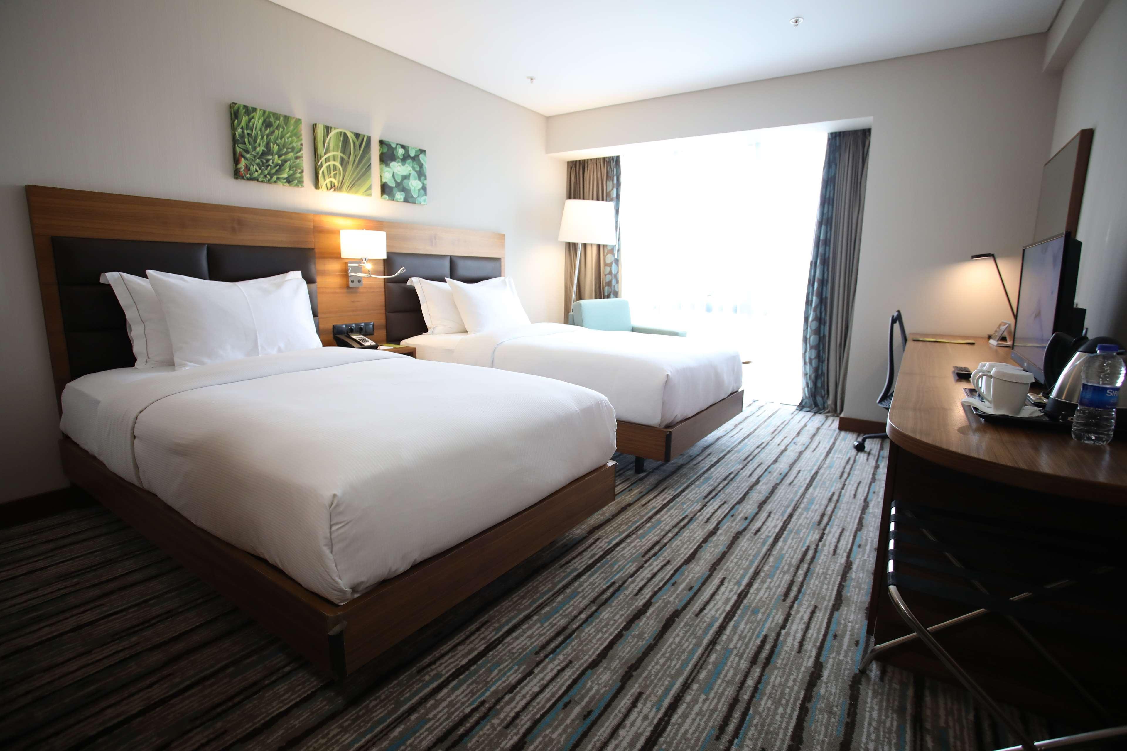 ROOM, TWIN BEDS, CITY VIEW