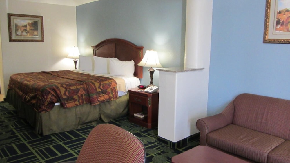 Regency Inn 26/30