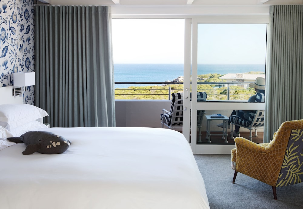 One Marine Drive Boutique Hotel 23/73