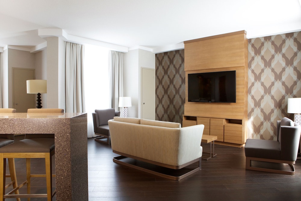 Grey Eagle Resort 57/80