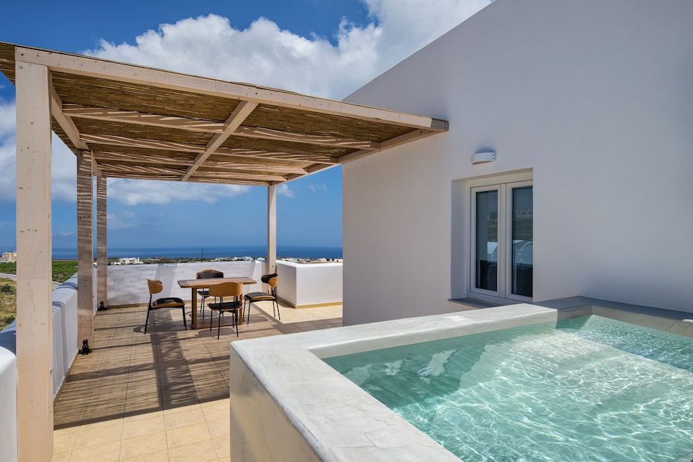 Aelia Luxury Suites 36/50