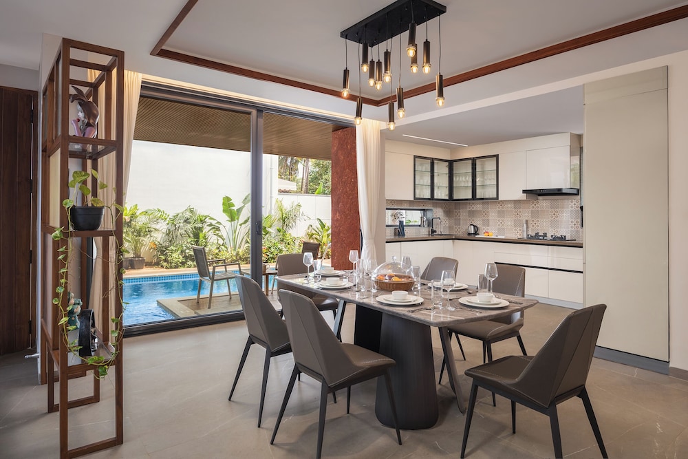 ELIVAAS Cloud 7 4 BHK Villa with Pvt Pool 65/72