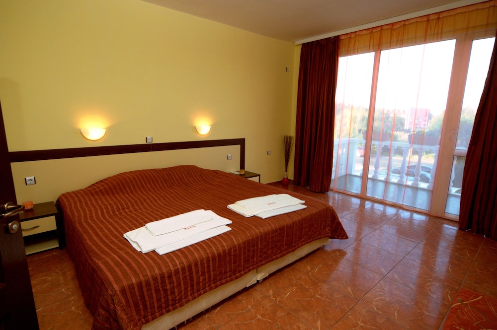 Hotel Zaara 8/32
