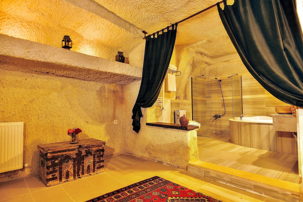 Solin Cave Cappadocia 16/38