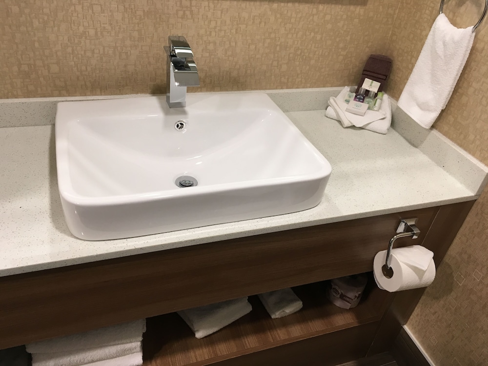 غرفة بسرير كينج، Baymont by Wyndham Medicine Hat 9/10