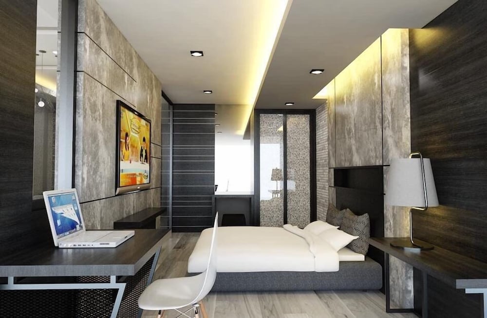Alvarez Hotel 44/65