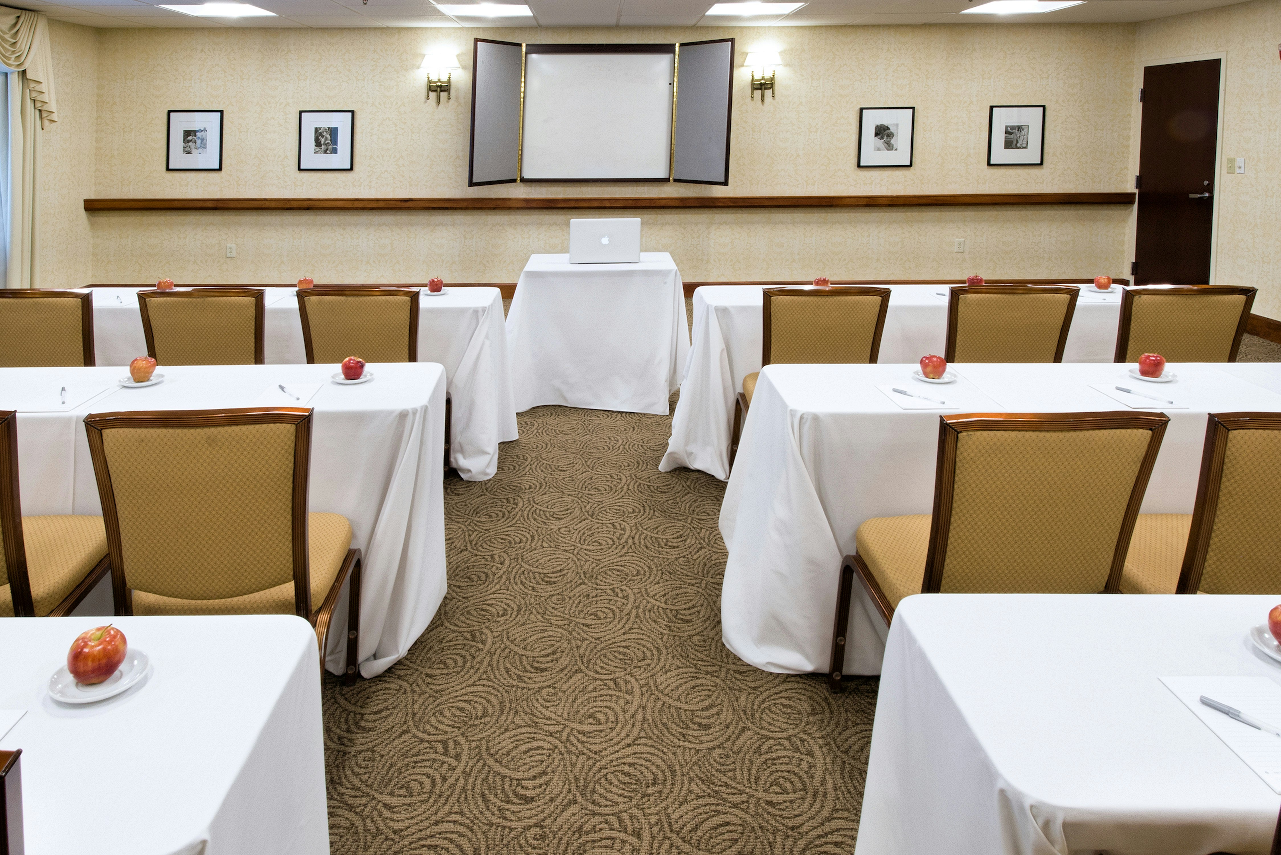 Hampton Inn Boston-Norwood 42/52