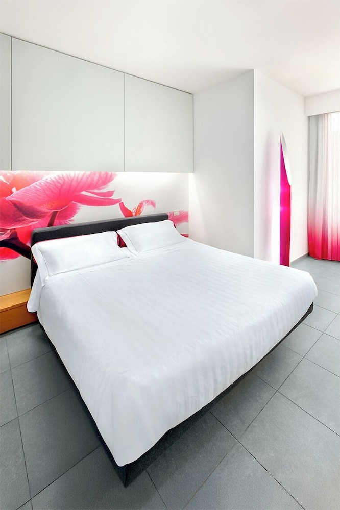 1 Bedroom, Classic, Suite, Queen Bed, Balcony