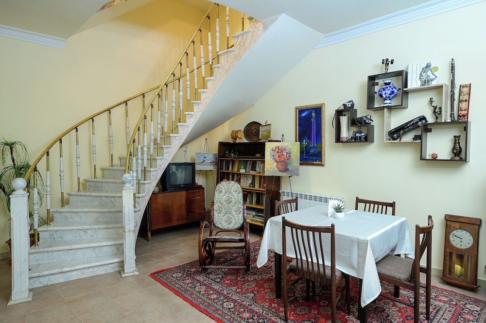 Mia Casa Hotel 34/50