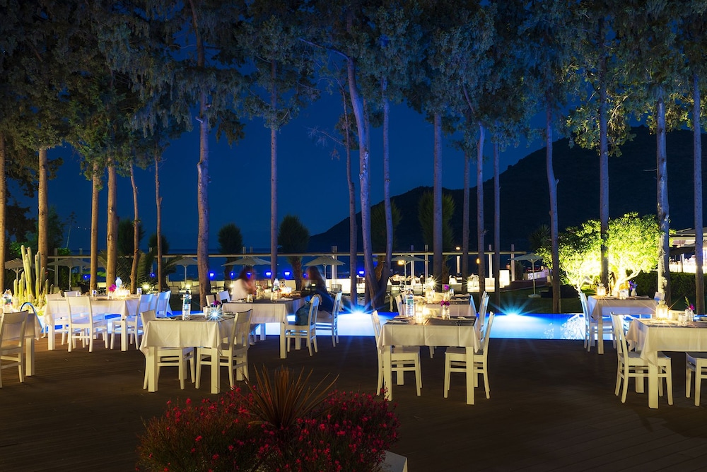 LIV HOTEL BY BELLAZURE 42/56