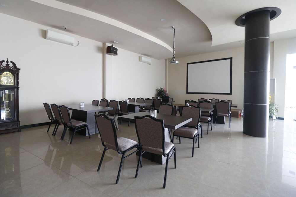 OS Hotel Tanjung Uncang Batam 22/27