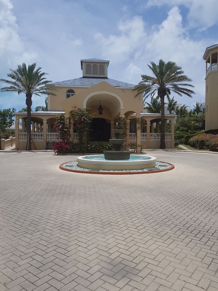 The Somerset on Grace Bay photo1