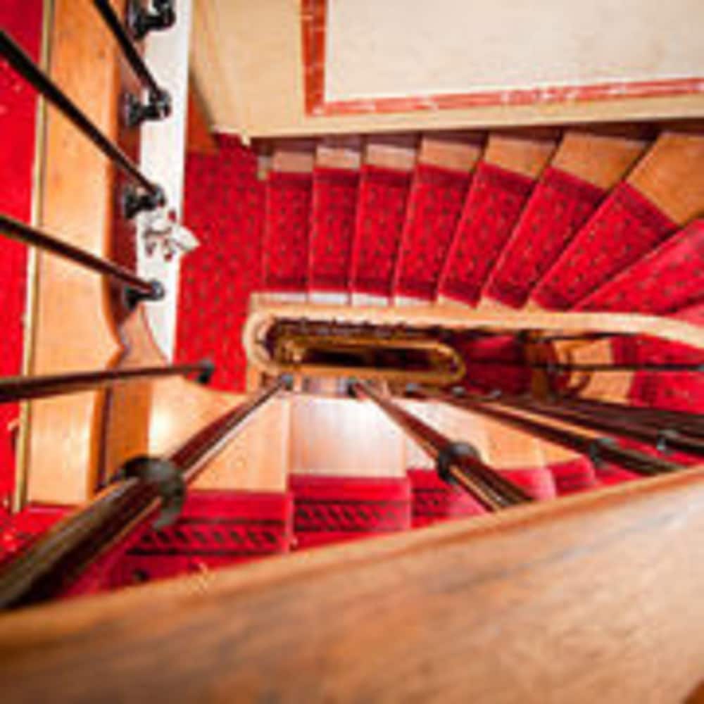 Hotel Champerret Elysees 54/70