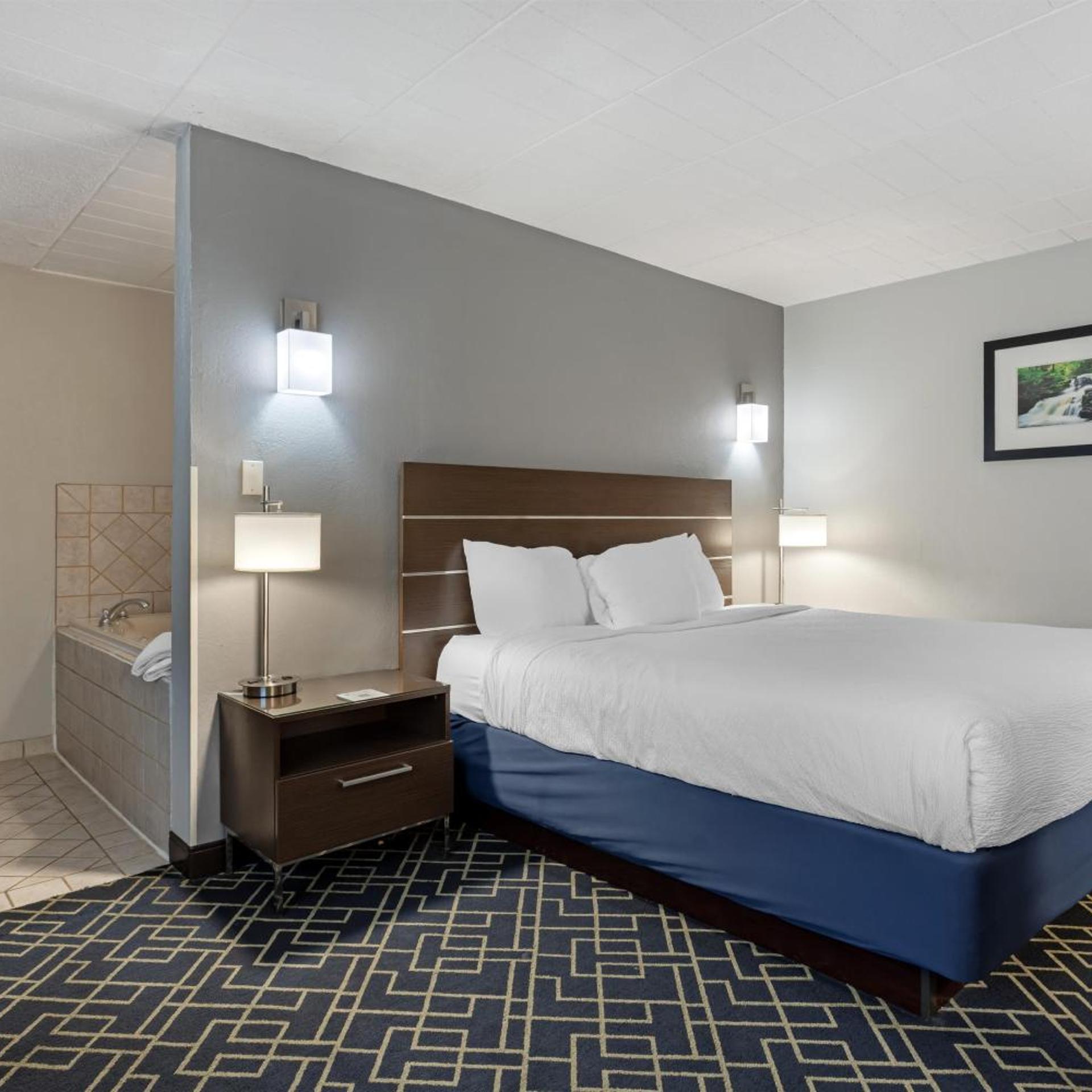 Room, King Bed, Hot Tub