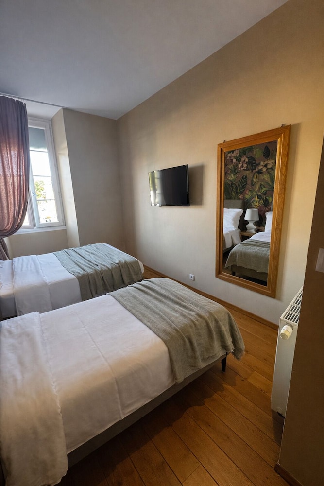 Hotel De La Mer 15/50