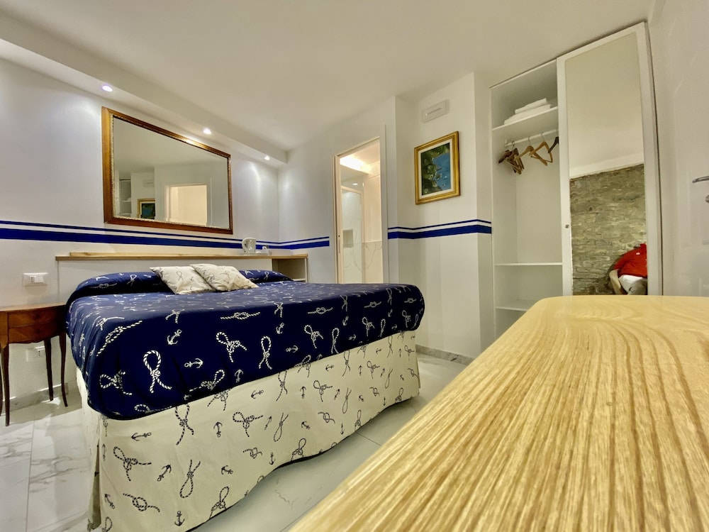 Giovanni Rooms Manarola 8/49