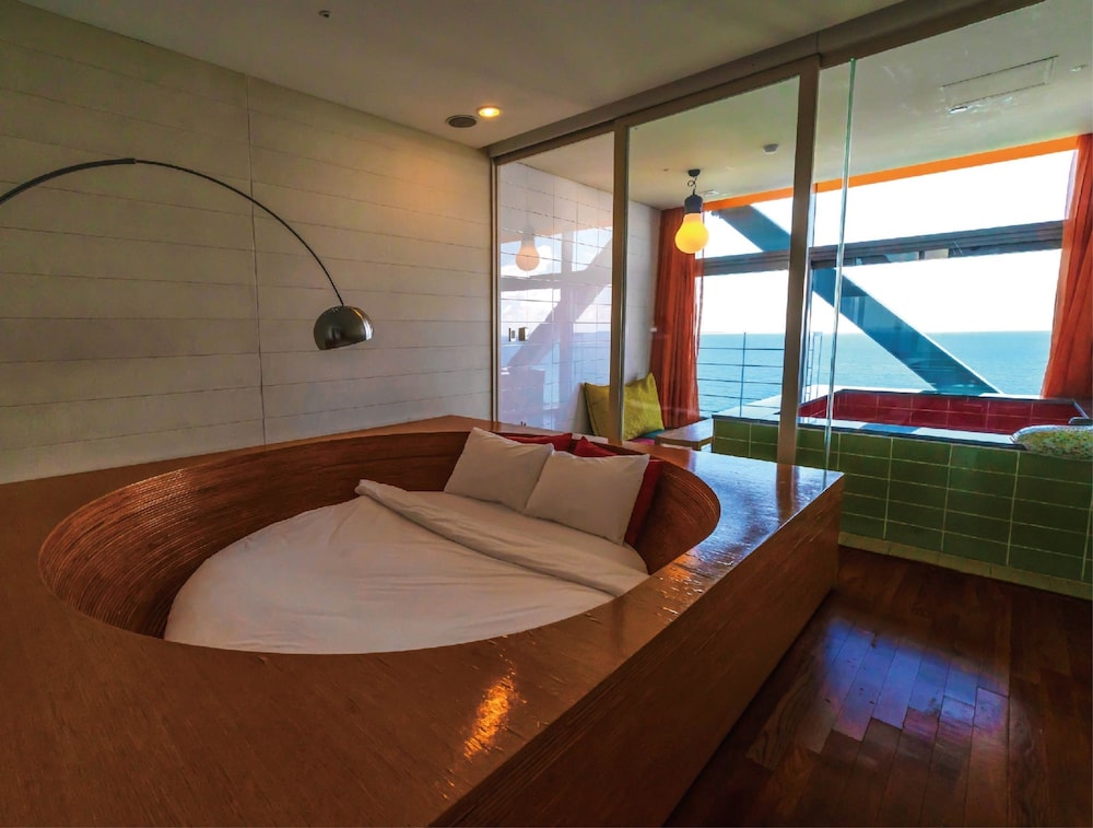 Haslla Art World Museum Hotel 46/64
