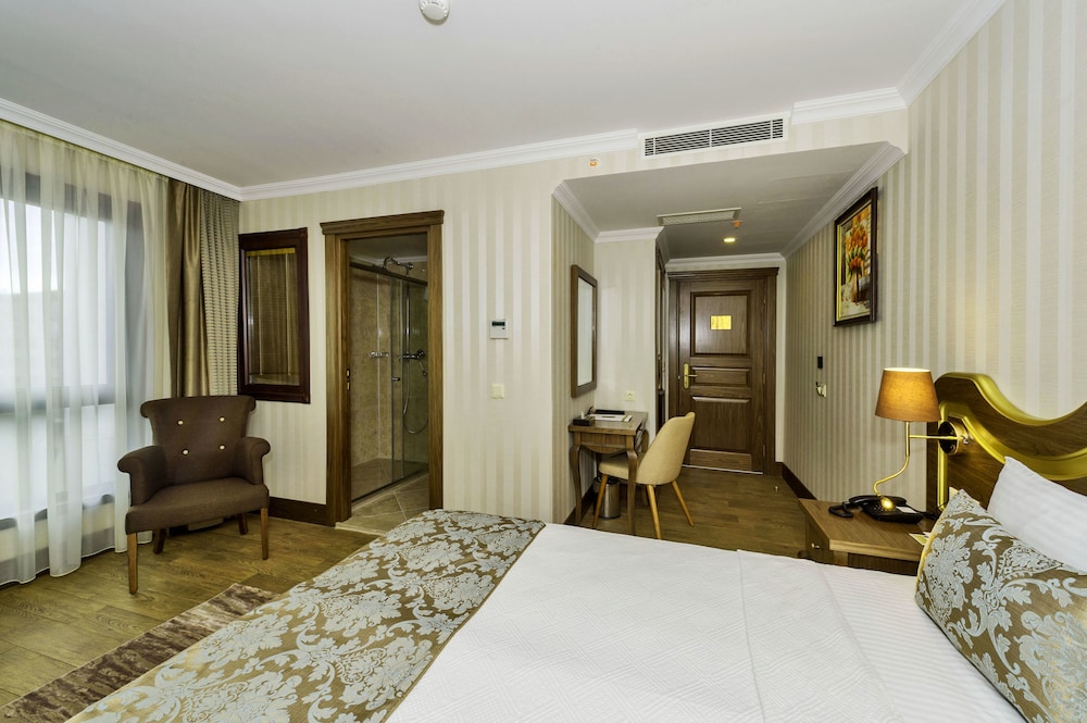 The Central Hotel 13/78