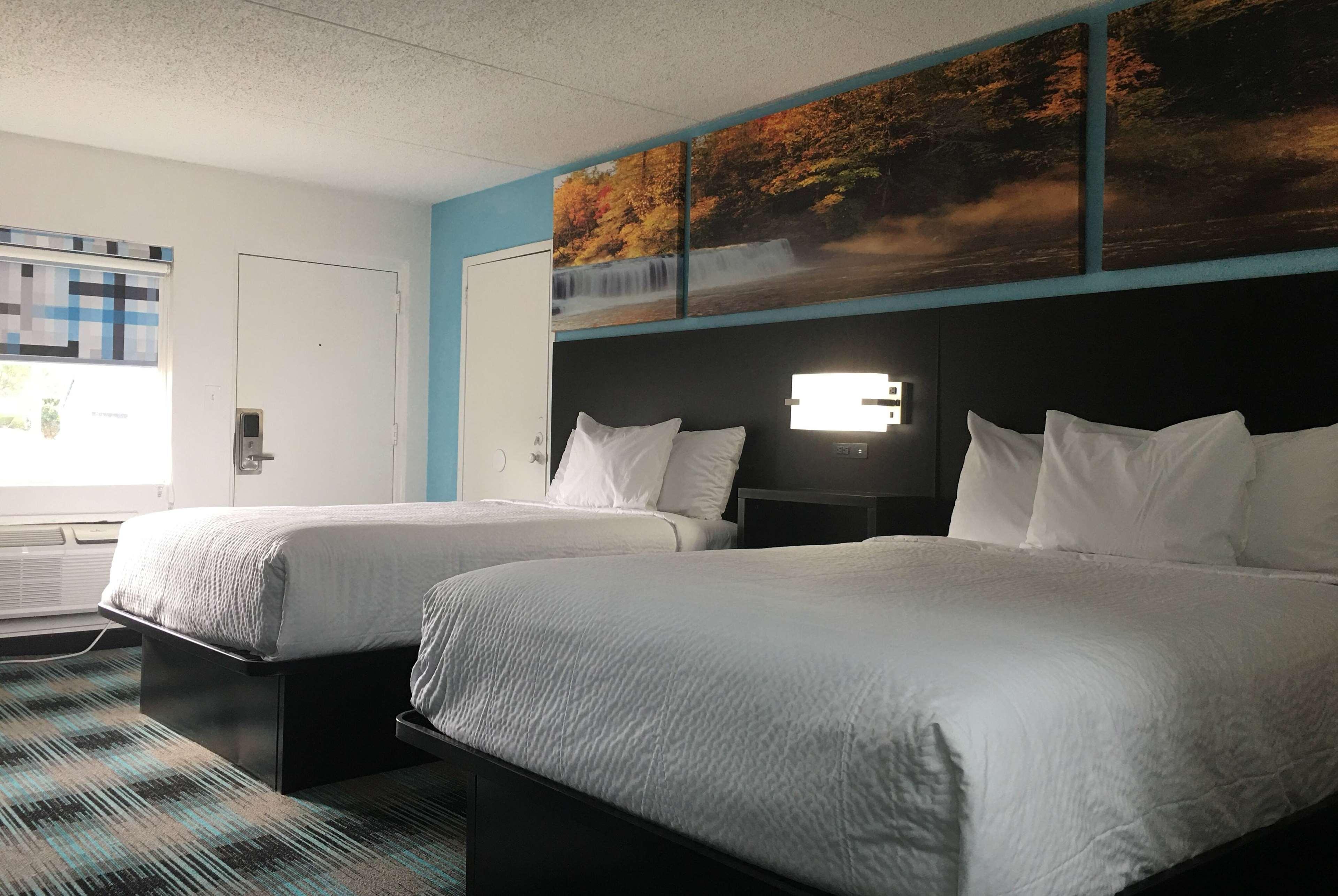 Days Inn by Wyndham Calhoun GA I-75 and US-41 14/28