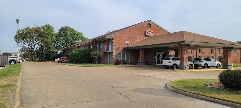 Fairview Inn Suites 36/40