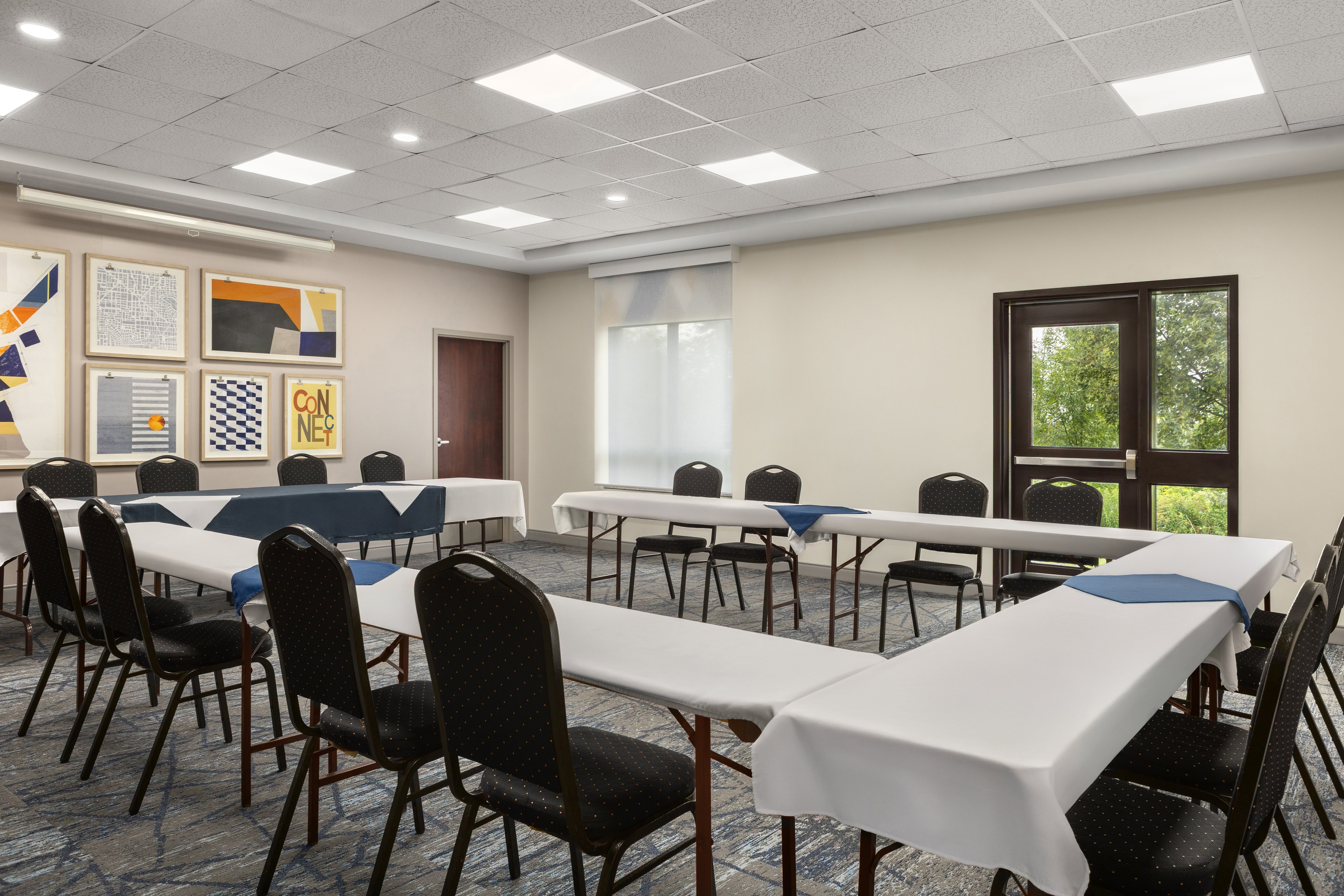 Holiday Inn Express Hotel And Suites Brockville 65/78