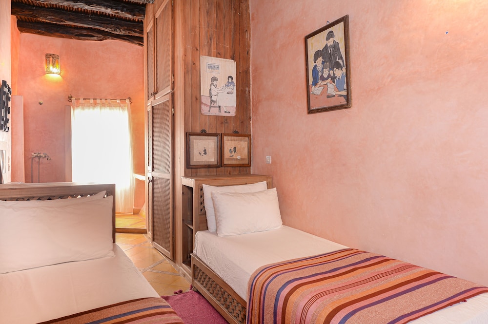 PREMIUM, TWIN BEDS