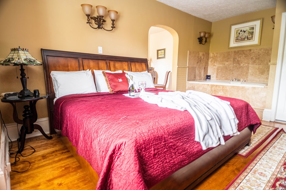 Victorian, Suite, King Bed