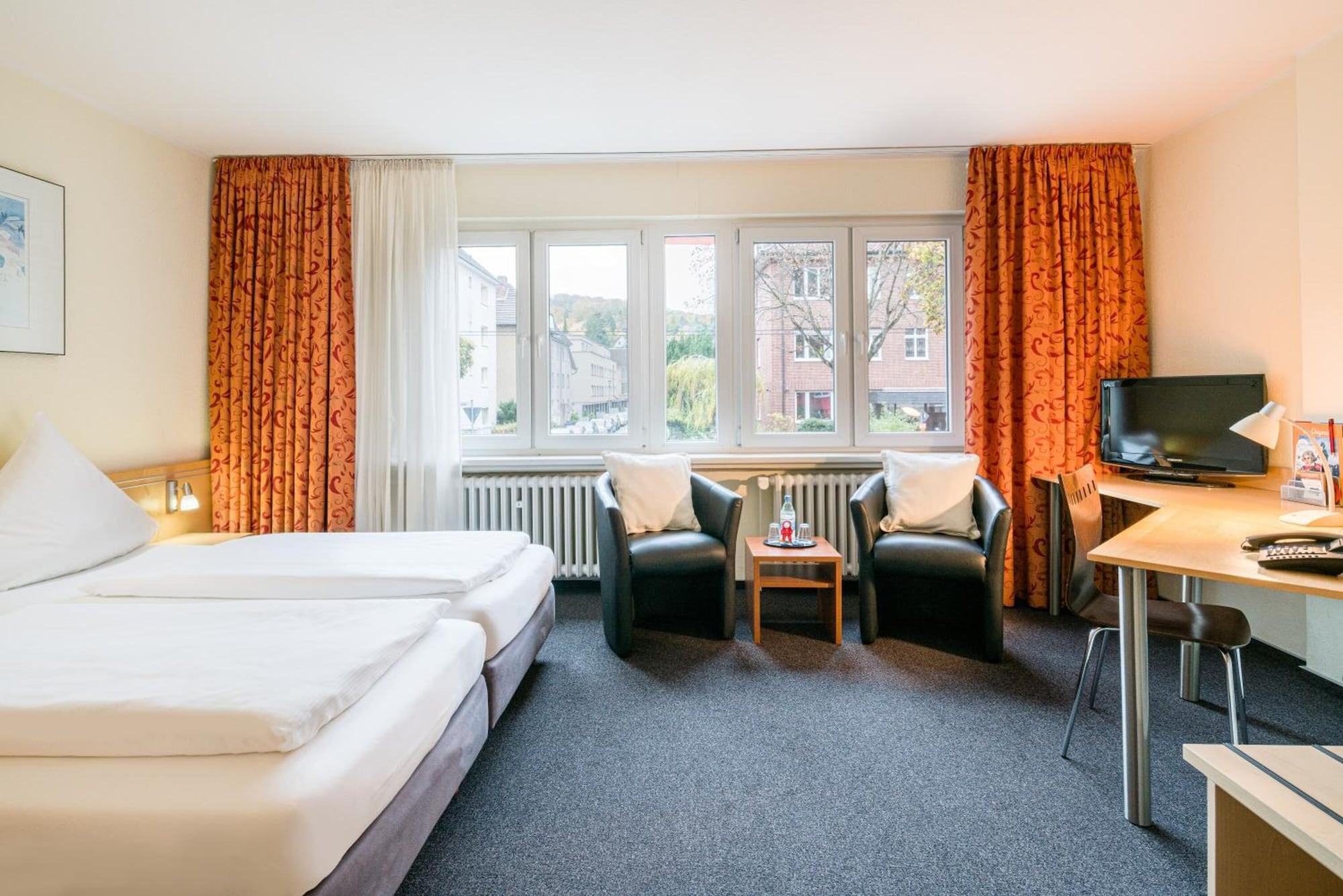 ROOM, TRIPLE