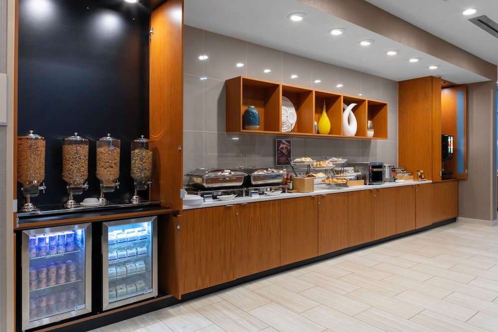 SpringHill Suites Kansas City Airport 2/33
