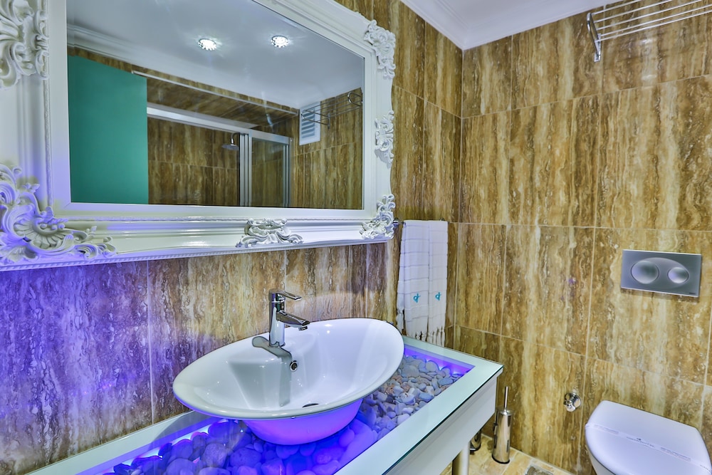 Cinar Boutique Hotel 60/63