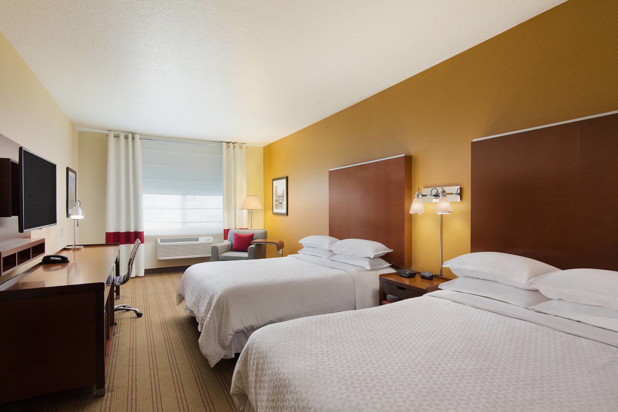 DELUXE, 2 QUEEN BEDS