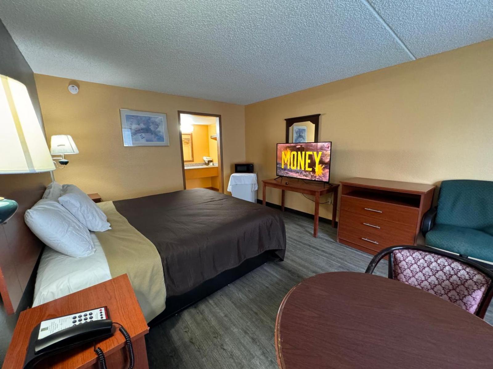 College Inn Spartanburg 24/33